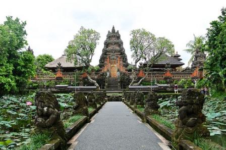  merupakan salah satu tempat wisata di Bali yang terkenal dan sangat populer Keindahan Ubud Bali Menjadi Favorit Wisata Luar Negri