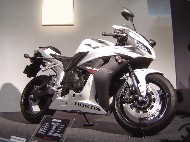 Gambar Honda CBR 600RR 2014 HD Wallpaper