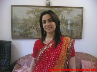 Indian Desi Married Women in Hot Red Saree