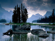 Jasper National Park. (spirit island maligne lake jasper national park)