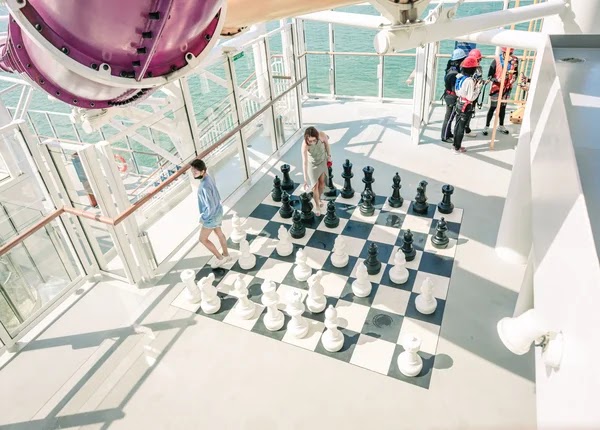 Kapal Persiaran Genting Dream by Resorts World Cruises