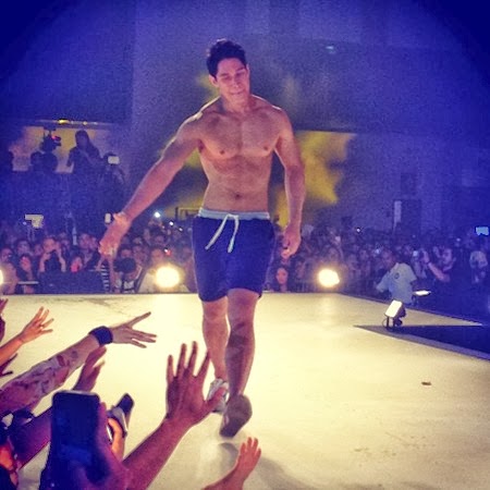 @alexdgreater Still one of the hottest. Right @divinemlee _! #cosmo69 #cosmobash
