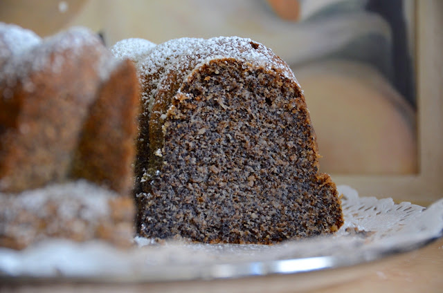 AUSTRIAN MOHNGUGELHUPF (POPPY SEED BUNDT CAKE)