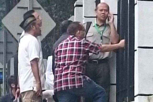 Ssstt, Ada yang "Salah Kamar" di Persidangan Ahok