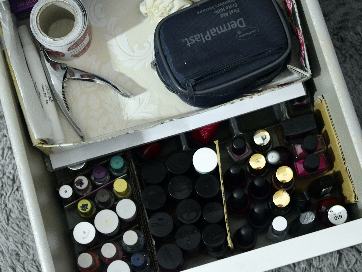 MakeUp Table and Beauty Storage