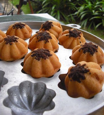 Kuih Bahulu