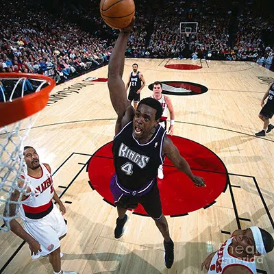 Chris Webber Playing Basketball