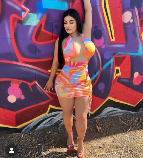 Vianey Frias Shows Off Her Incredible Shape  In Beautiful Bodycon Dress, Excited Many Online