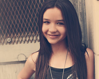 Biodata Profil dan Foto Maddi Jane