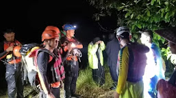 4 Mahasiswa yang Terjebak Arus di Sungai Bangek Kota Padang   Berhasil di Evakuasi Tim SAR