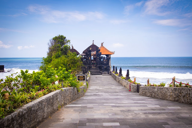 Tempio di Tanah Lot-Bali