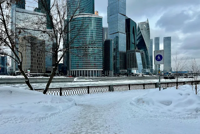 набережная Тараса Шевченко, Москва-река, Москва-Сити