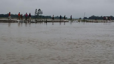 তিস্তার পানি কমছে, ত্রাণের জন্য অপেক্ষা মানুষের