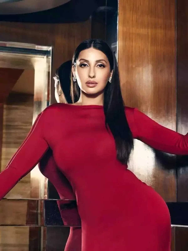 nora fatehi bodycon dress curvy body bollywood