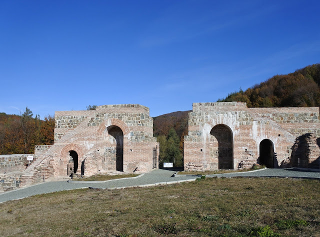 Bulgaria: Mountain roads and monuments [Part B']