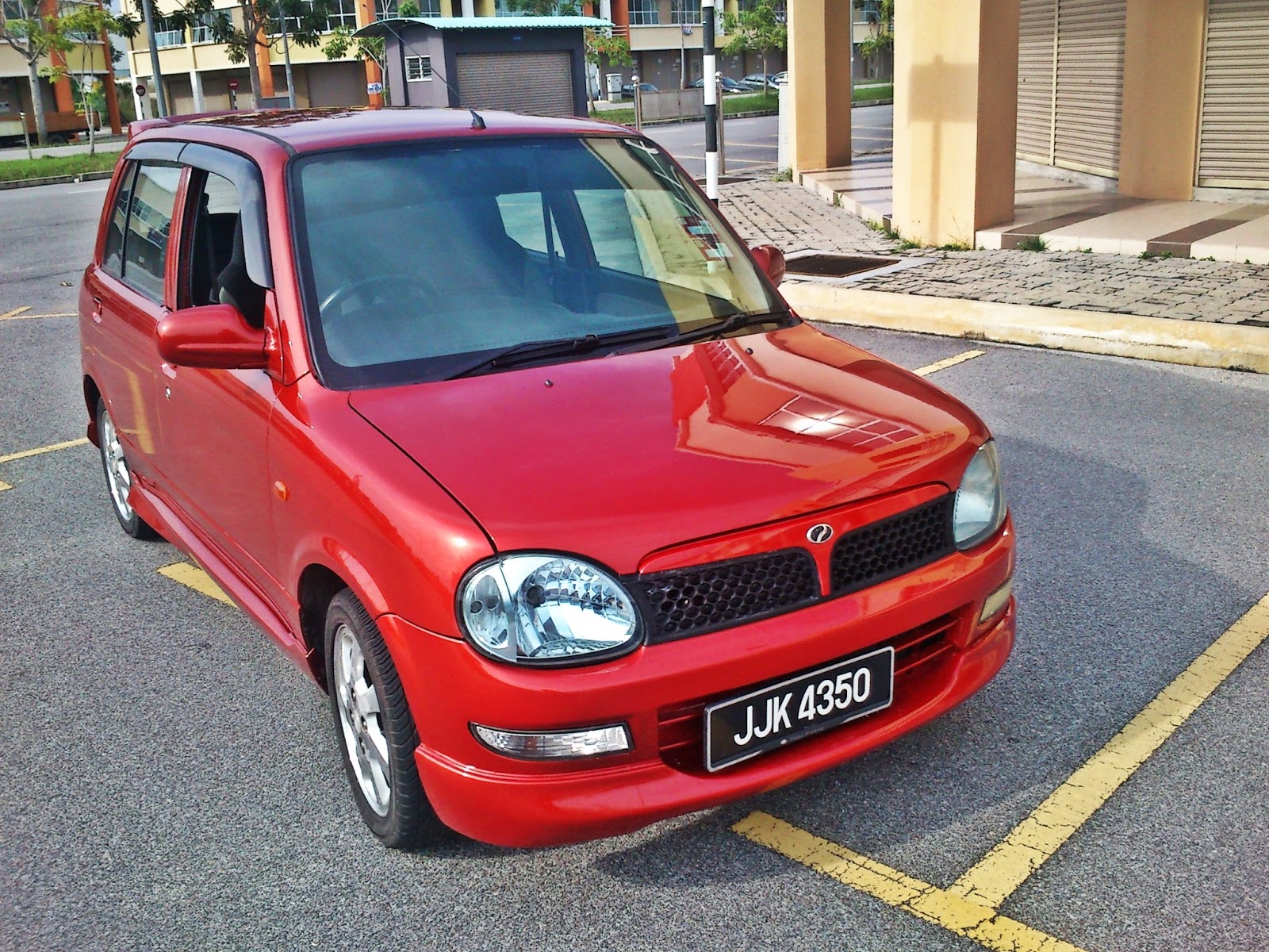 Perodua kelisa cat luar warna asal oren *pearl