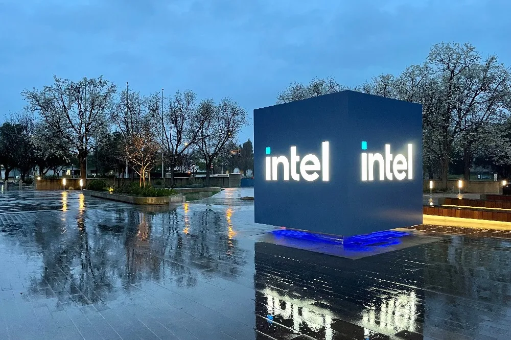 Intel Launches AI PC Acceleration Program To Enable AI on 100 Million PCs through 2025