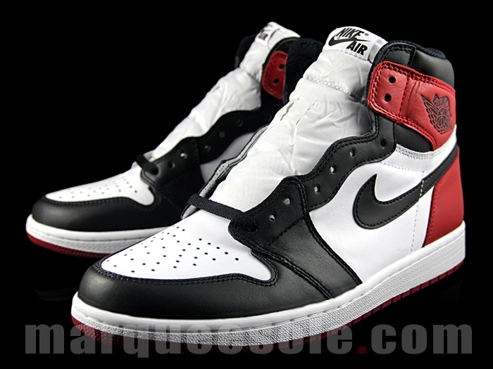 Air Jordan 1 Retro High OG Black Toe 555088-125