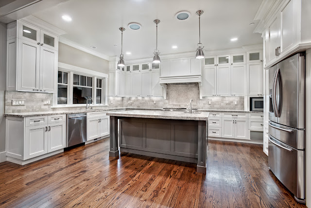 How Do Custom Kitchen Cabinets Serve Homeowners?