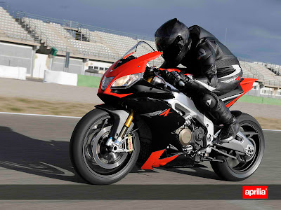 Aprilia RSV4 R Specifications and Reviews