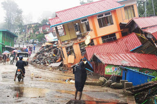 Inikah Azab dari Allah Atas Pembantaian Muslim Rohingya??? Ditenggelamkan Banjir, Myanmar minta Tolong Pada Dunia....