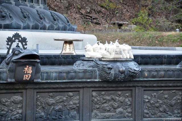 Rice offerings at the Great Unification Buddha  at Seoraksan