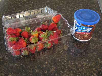 chocolate frosting strawberries