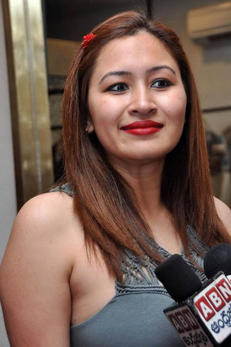 stunning jwala gutta | in glamorous look unseen pics