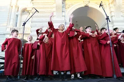 Actividades culturales en La Plata, festivales de tango, recitales en vivo, pesebre viviente, eventos navideños