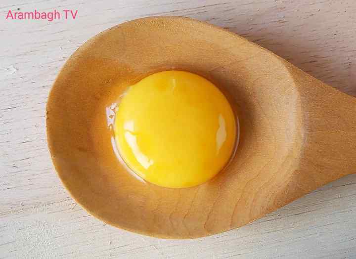 ডিমের কুসুম খাওয়ার 4টি আশ্চর্যজনক প্রভাব, 4 Surprising Effects of Eating Egg Yolks, in Bangla