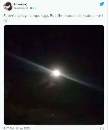 Contoh penggunaan Arti The Moon is Beautiful isn’t It