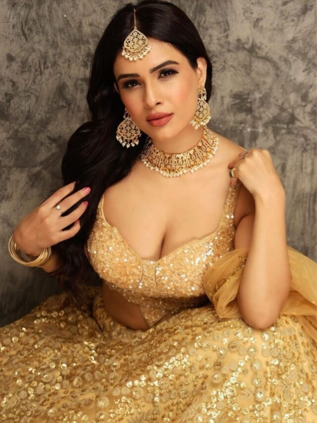 Neha Malik Adorable Pics