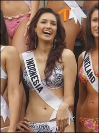 Nadine Chandrawinata on Nadine Chandrawinata Miss Indonesia 2005 Hot Pictures   Www L L Co  L