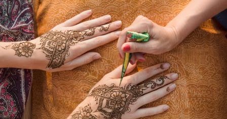  Cara  Menghilangkan  Henna  Pada Kulit Tangan dan Kaki Dengan 