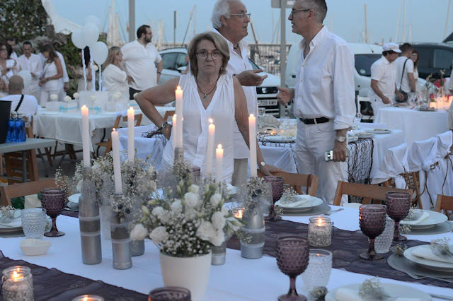 "Sopar en Blanc Mataró"