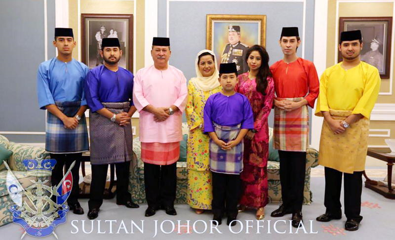  GAMBAR Asal Usul Pakaian Kerabat  Diraja  Johor  Baju  