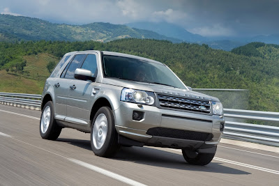 2011 Land Rover Freelander 2 Front Side View