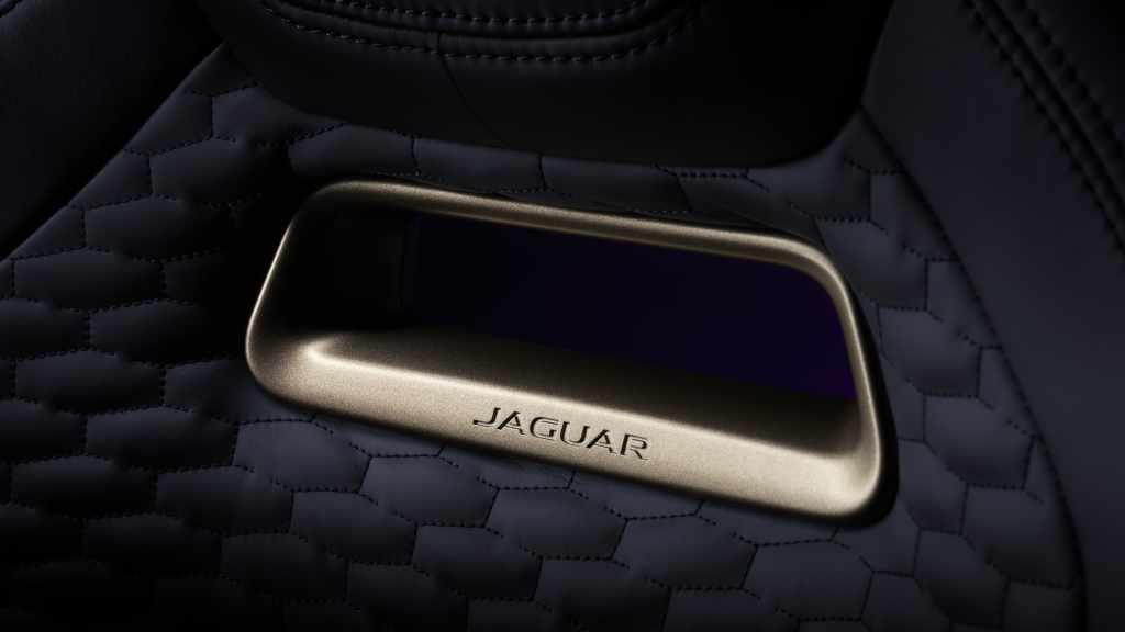 Jaguar ra mắt phiên bản F-Pace SV Edition 1988
