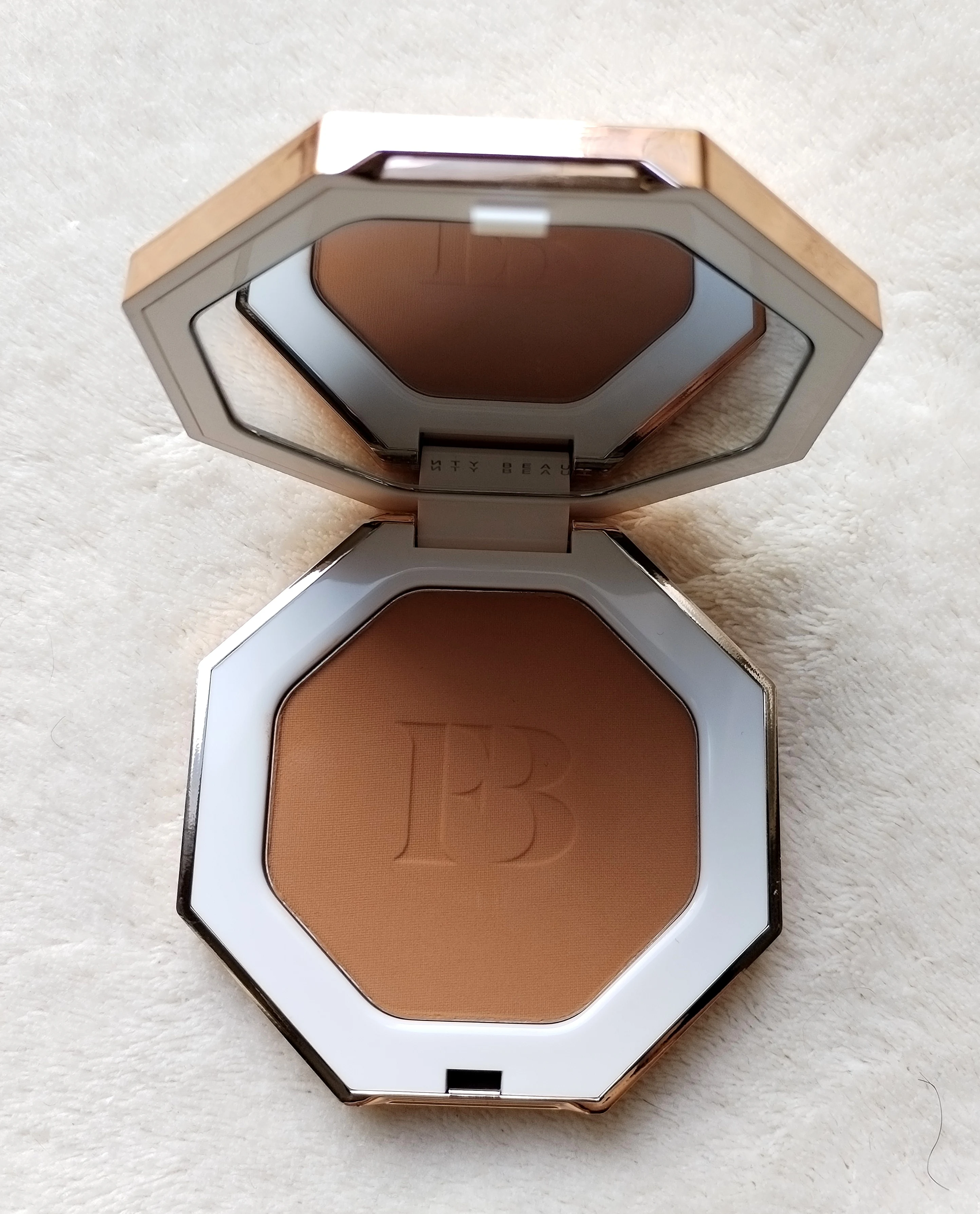 Sun Stalk'r Instant Warmth Bronzer de FENTY BEAUTY (Bajan Gyal)