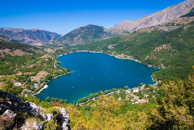Lago di Scanno a forma di cuore-AScanno-Abruzzo