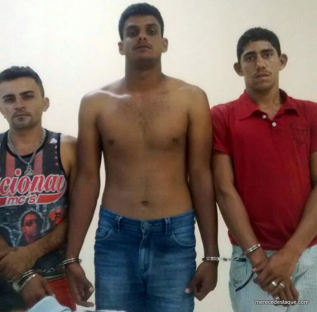 Polícia detém três elementos com drogas em Santa Cruz do Capibaribe