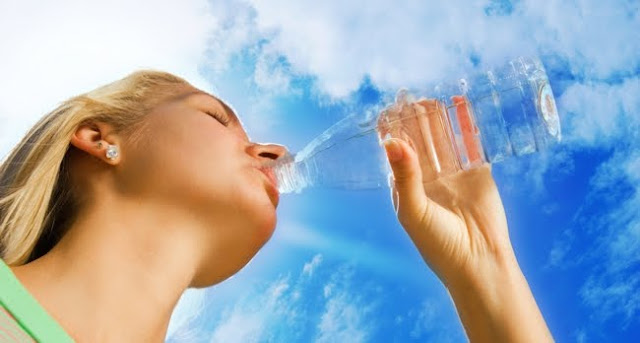 Boire beaucoup d'eau favorise la perte de poids! Les résultats vous surprendront!