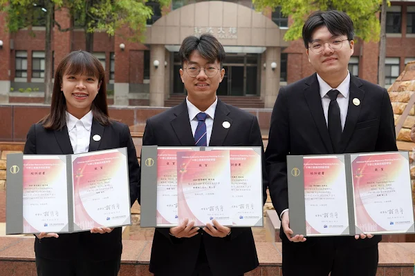 ▲大葉大學資管系三名學生錄取中華企業資源規劃學會2023年ERP實習顧問培訓計畫。（記者林明佑翻攝）