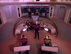 Galaxy_class_bridge,_2364.jpg