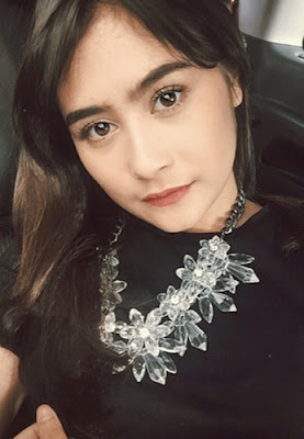 Cantiknya Prilly Latuconsina, Mau Kemana yaa?