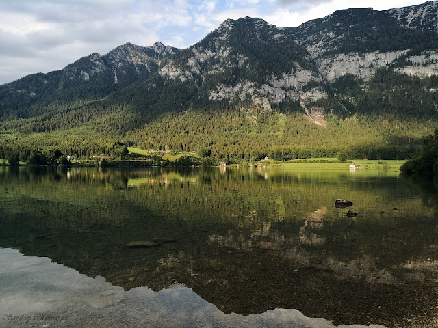 Crystal clear waters of the Hallstatter See lake