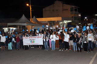 http://vnoticia.com.br/noticia/1862-caminhada-reune-familias-pelo-dia-municipal-da-familia-em-sao-francisco-de-itabapoana