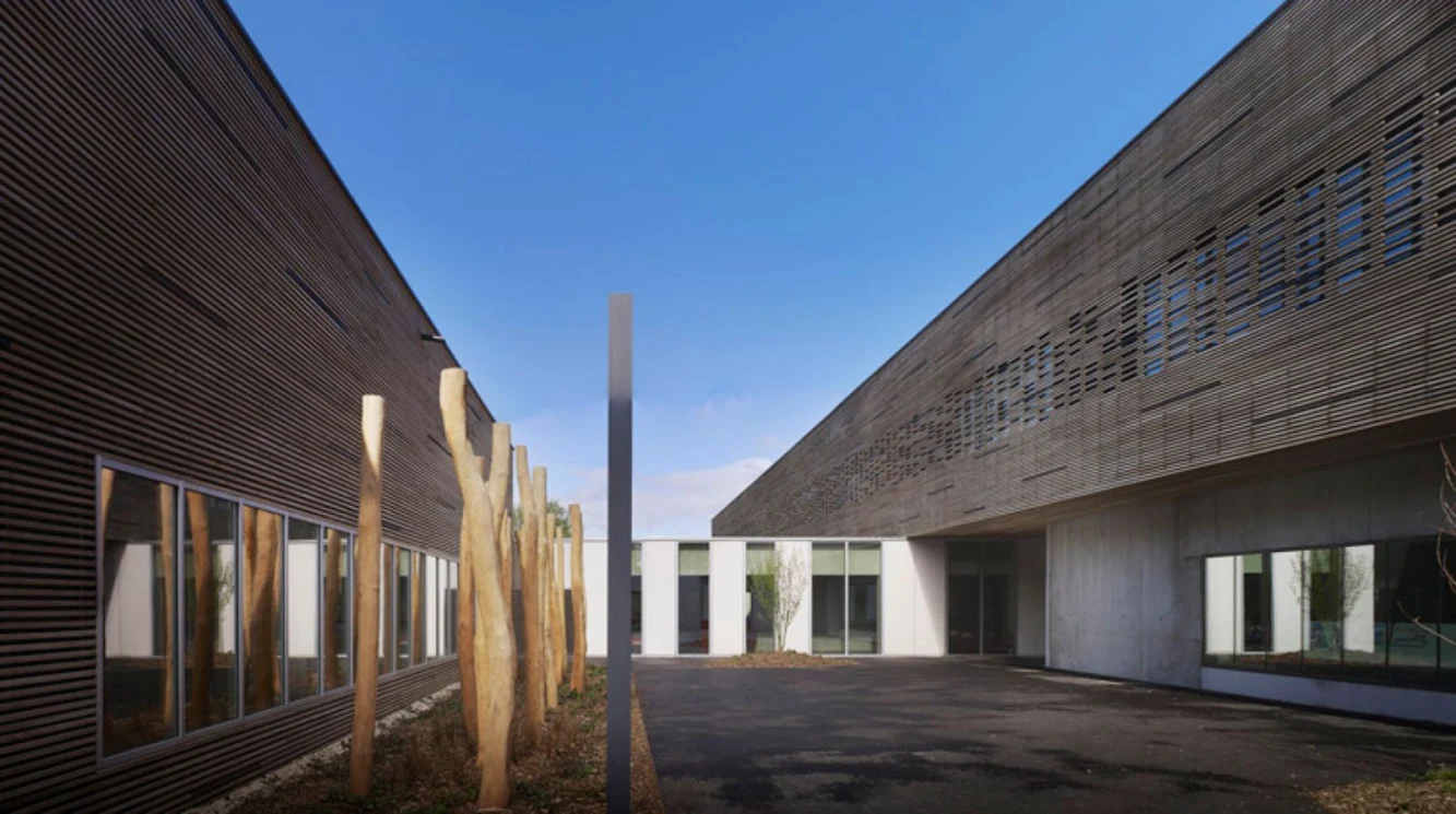 Briand Buisson Nadaud school by ZIGZAG Architecture