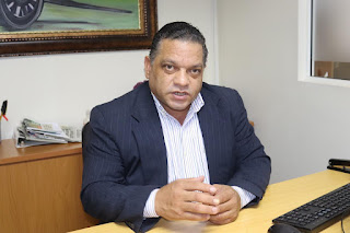 Mario Diaz califica de ridícula y de doble moral la posición del Partido Revolucionario Dominicano y la Fuerza del Pueblo sobre la resolución 13-2023 de la Junta Central Electoral.