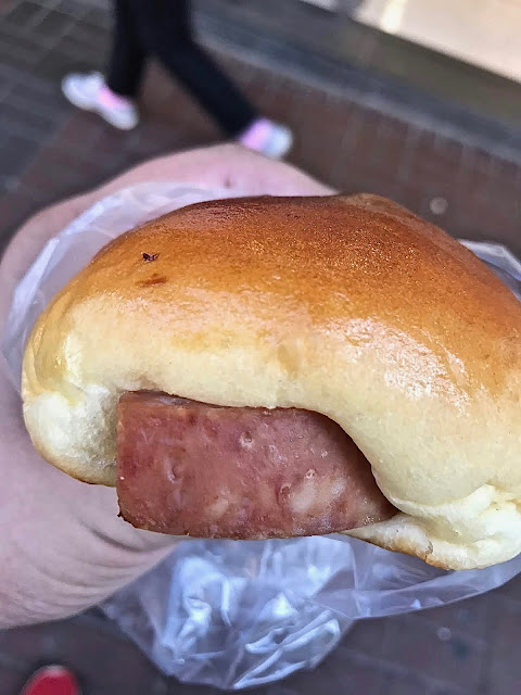 A-1 Bakery, luncheon meat bun